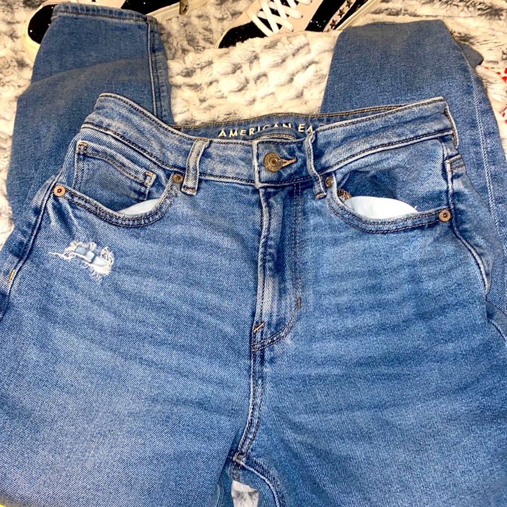 American eagle mom jeans